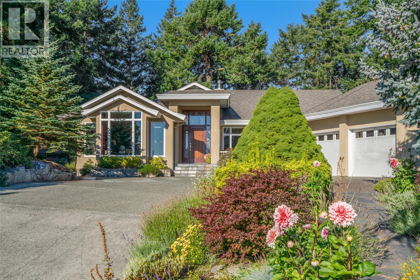 3720 Dolphin Dr, Nanoose Bay