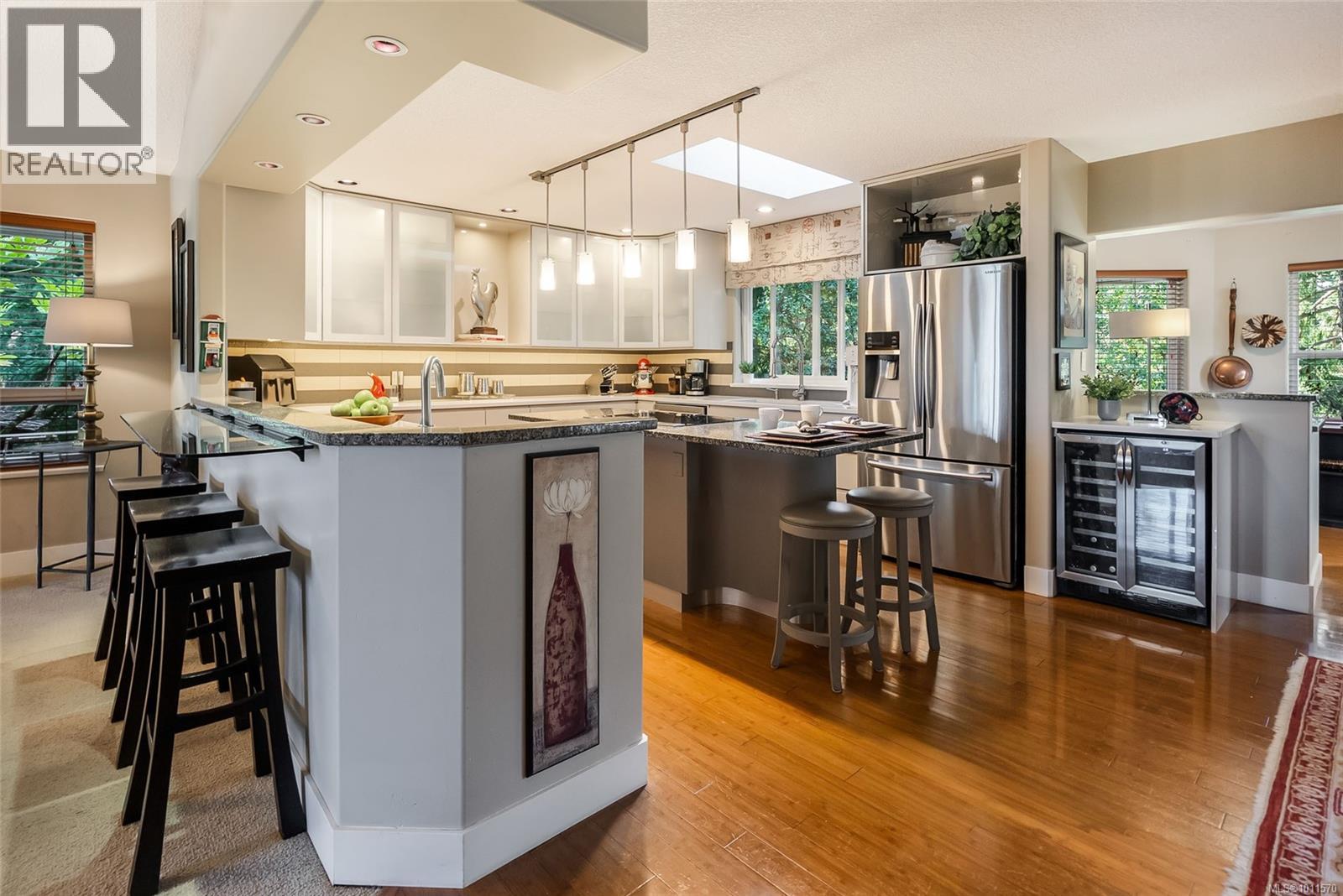 3720 Dolphin Dr, Nanoose Bay