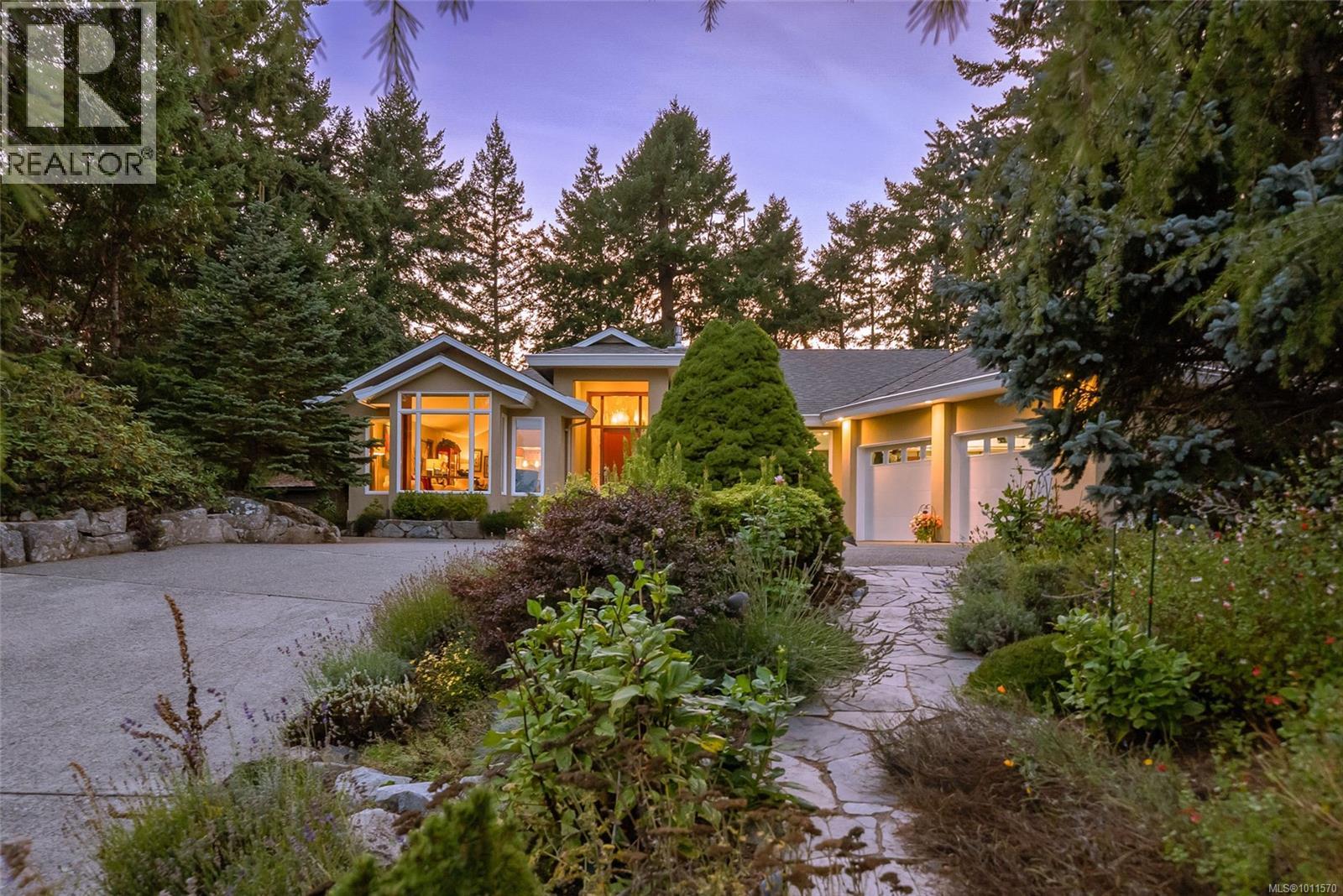 3720 Dolphin Dr, Nanoose Bay