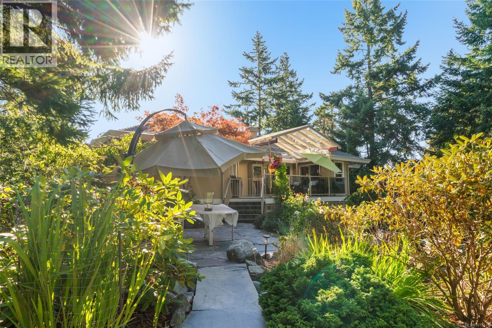 3720 Dolphin Dr, Nanoose Bay