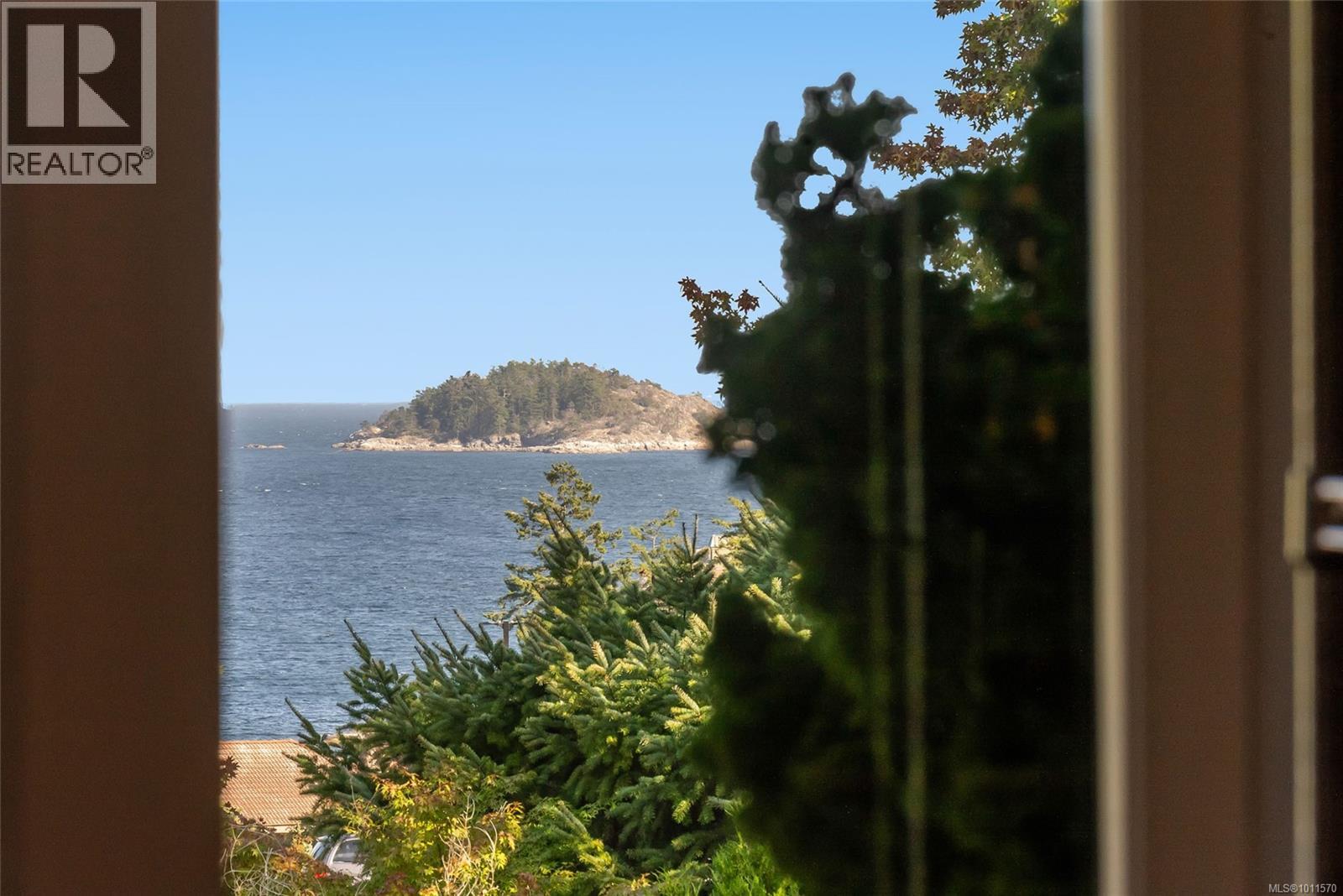 3720 Dolphin Dr, Nanoose Bay