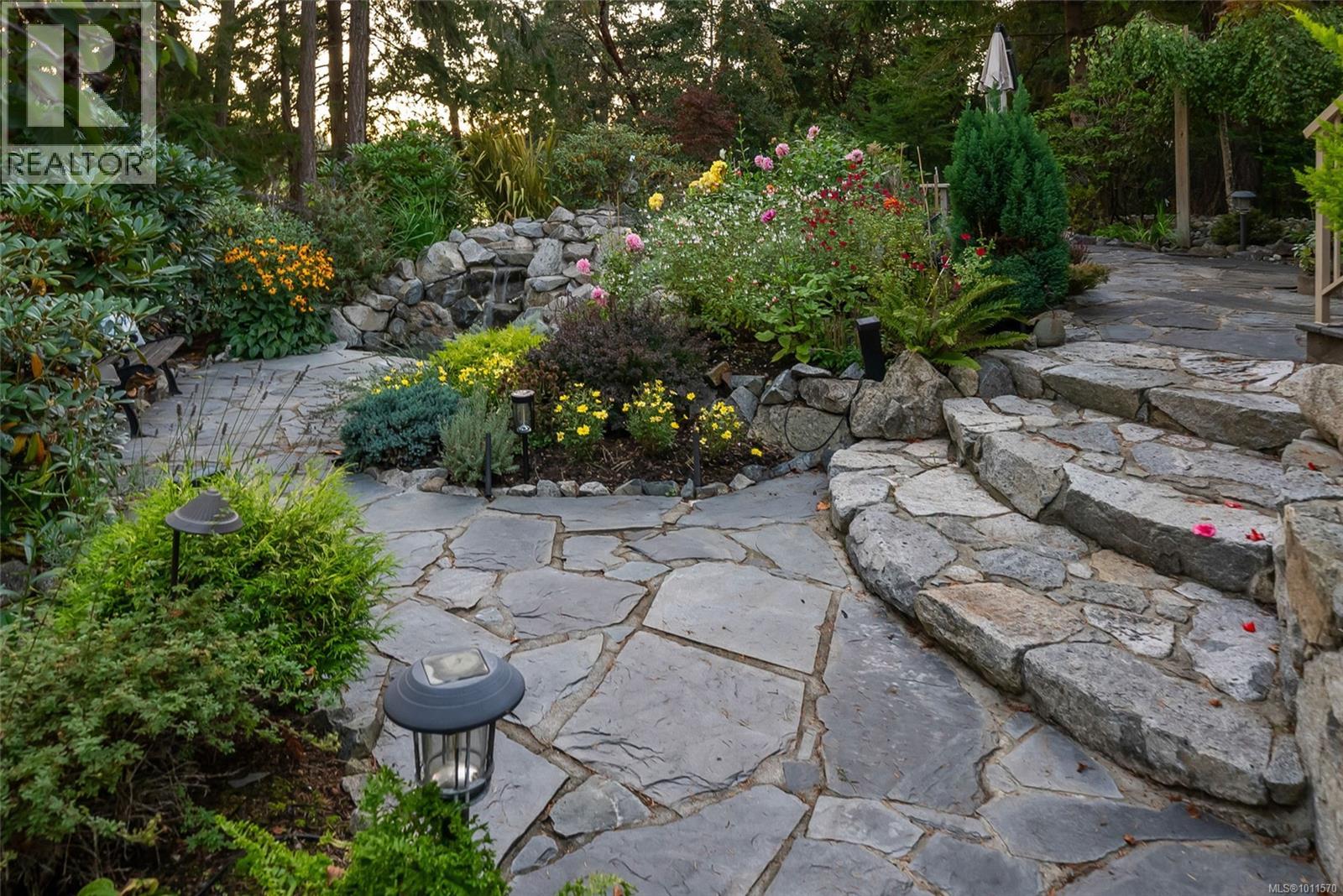 3720 Dolphin Dr, Nanoose Bay