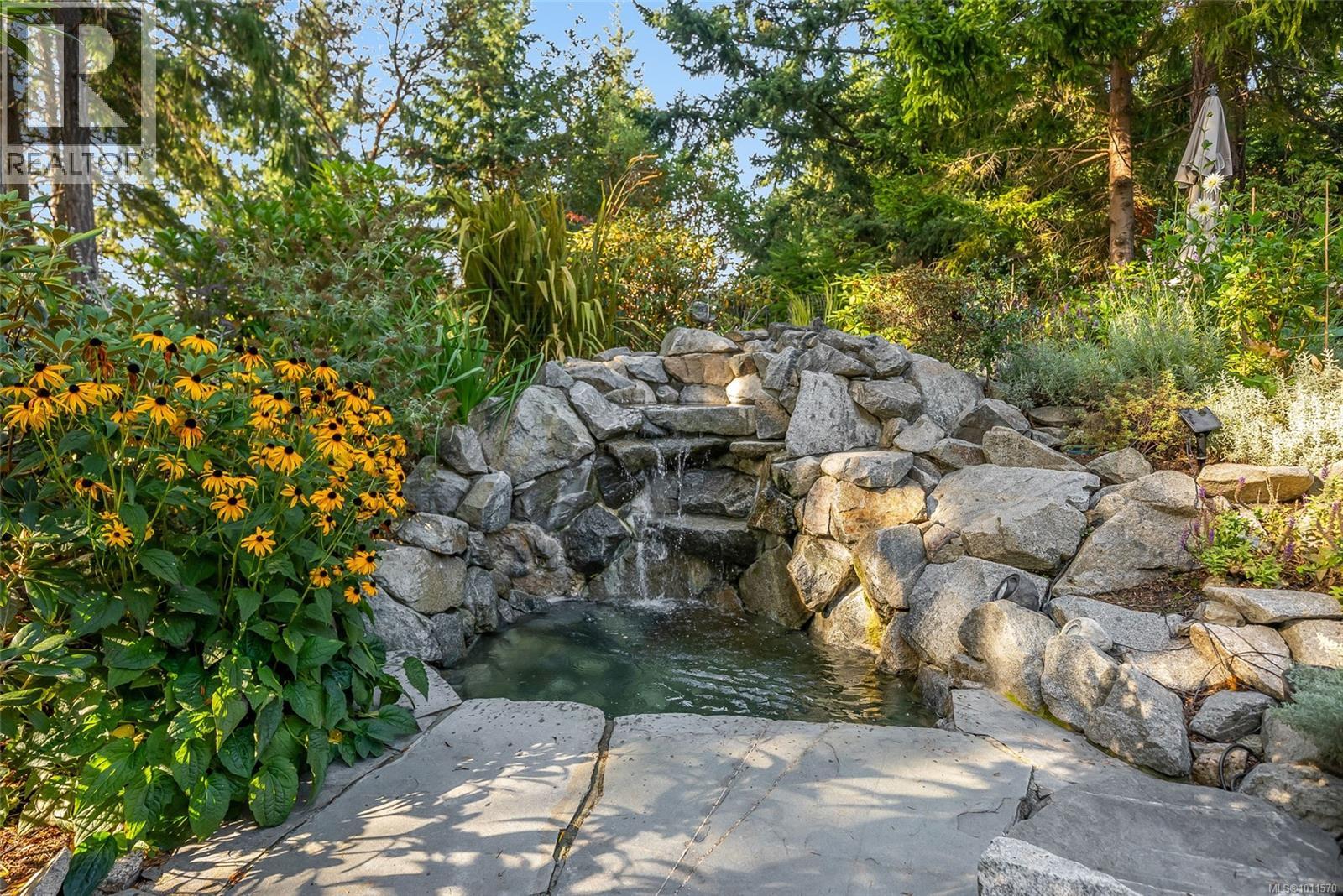 3720 Dolphin Dr, Nanoose Bay
