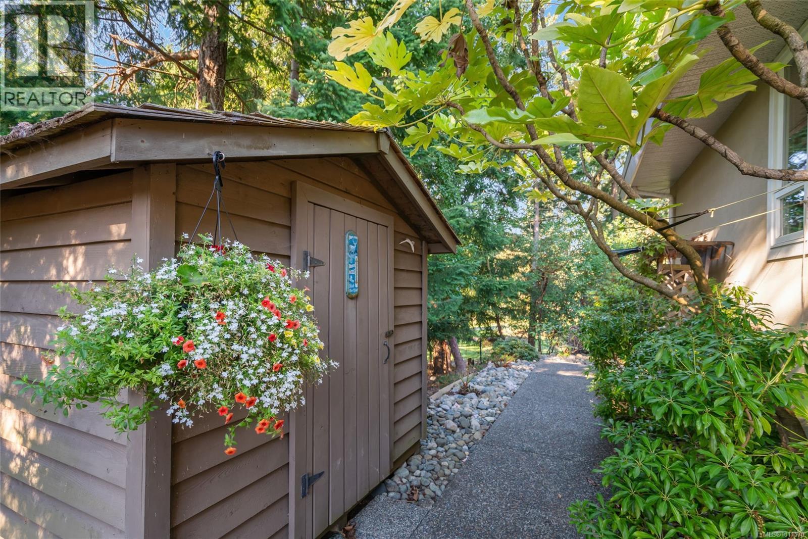 3720 Dolphin Dr, Nanoose Bay