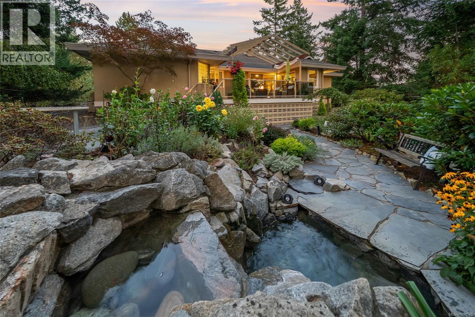3720 Dolphin Dr, Nanoose Bay