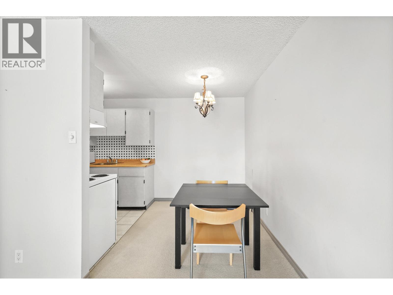 1006 2016 FULLERTON AVENUE, North Vancouver
