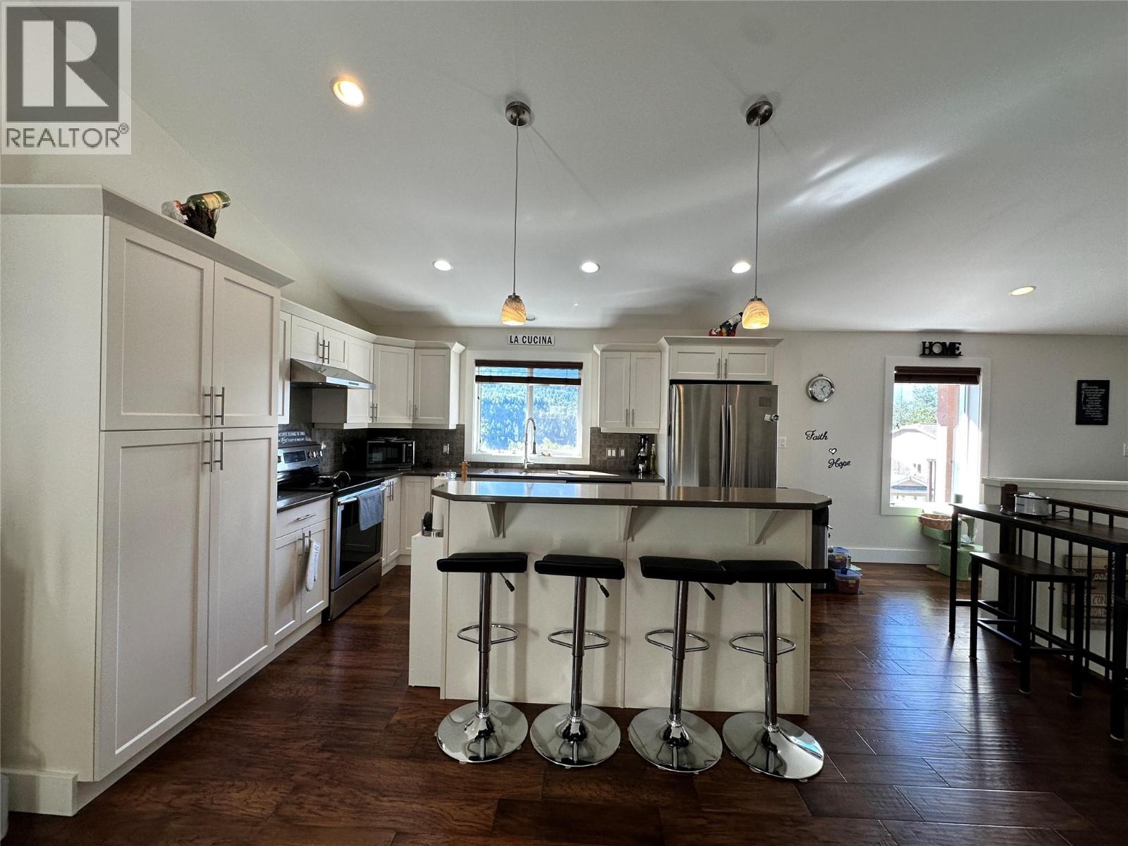 8121 BIRCHWOOD Drive, Trail