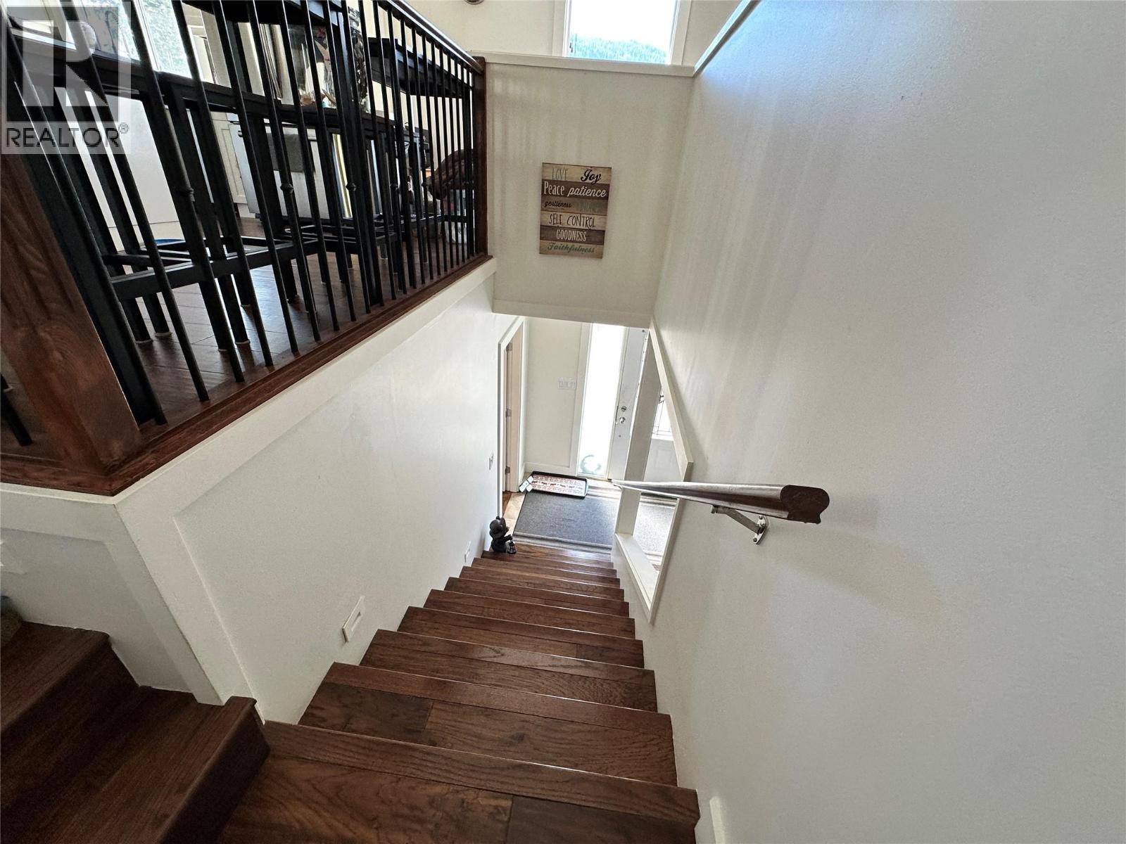8121 BIRCHWOOD Drive, Trail