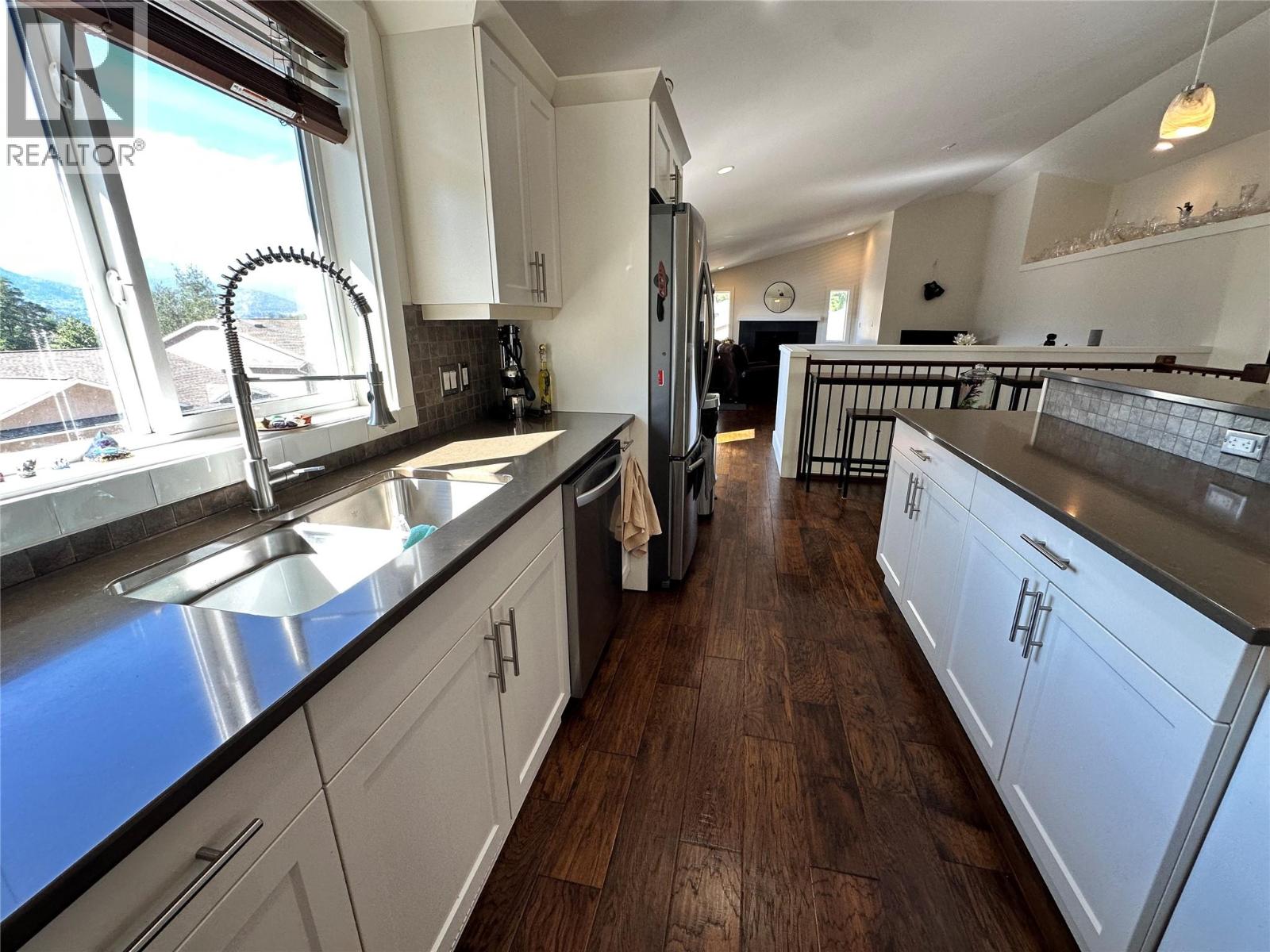 8121 BIRCHWOOD Drive, Trail