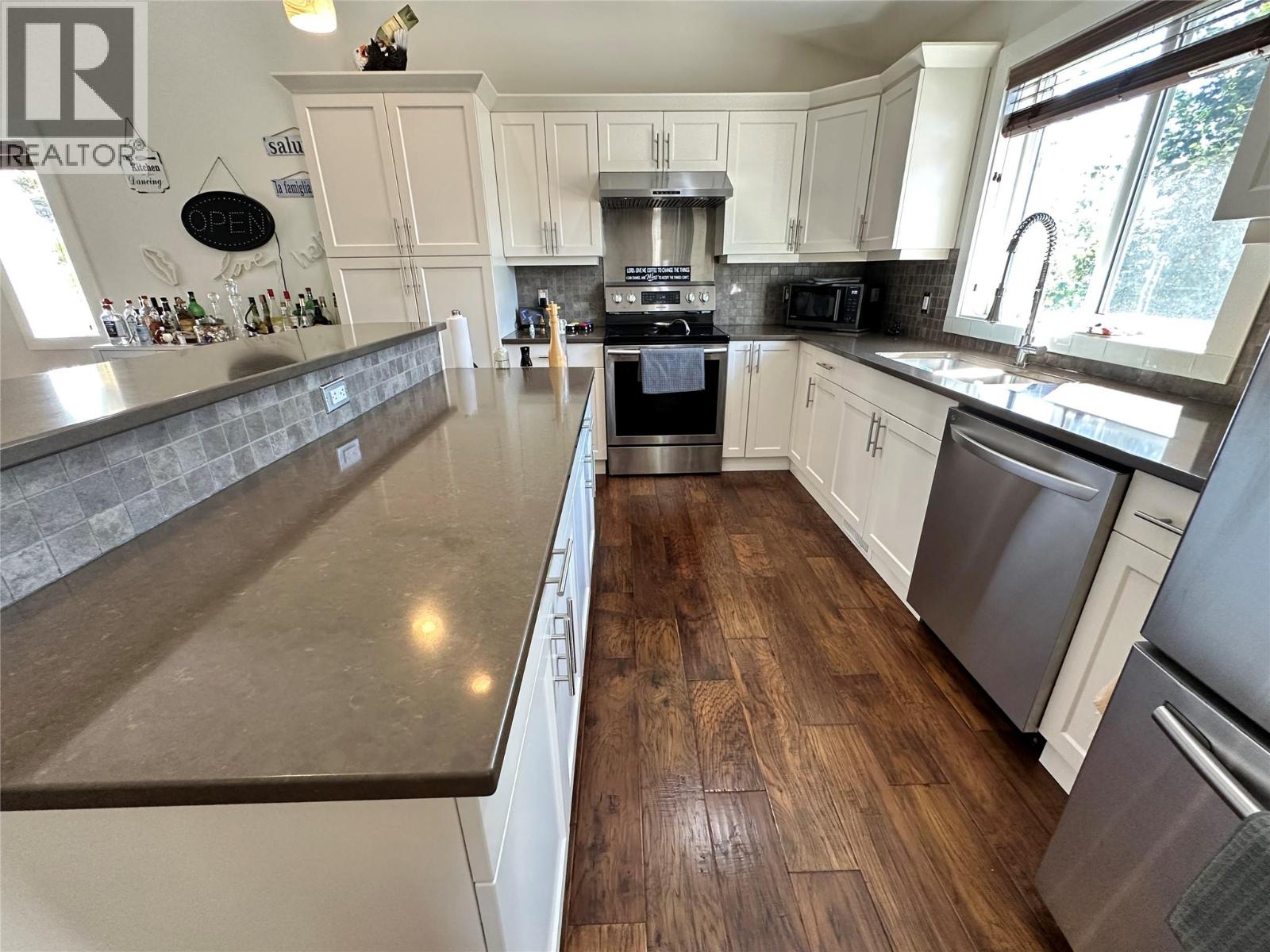 8121 BIRCHWOOD Drive, Trail