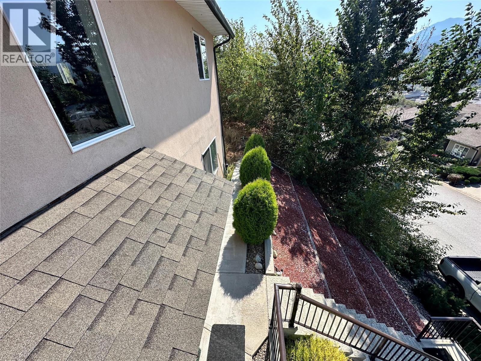 8121 BIRCHWOOD Drive, Trail