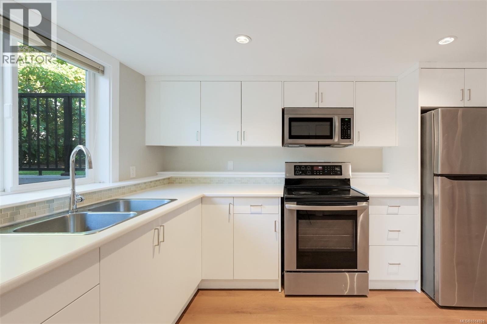 2240 Woodhouse Rd, Oak Bay