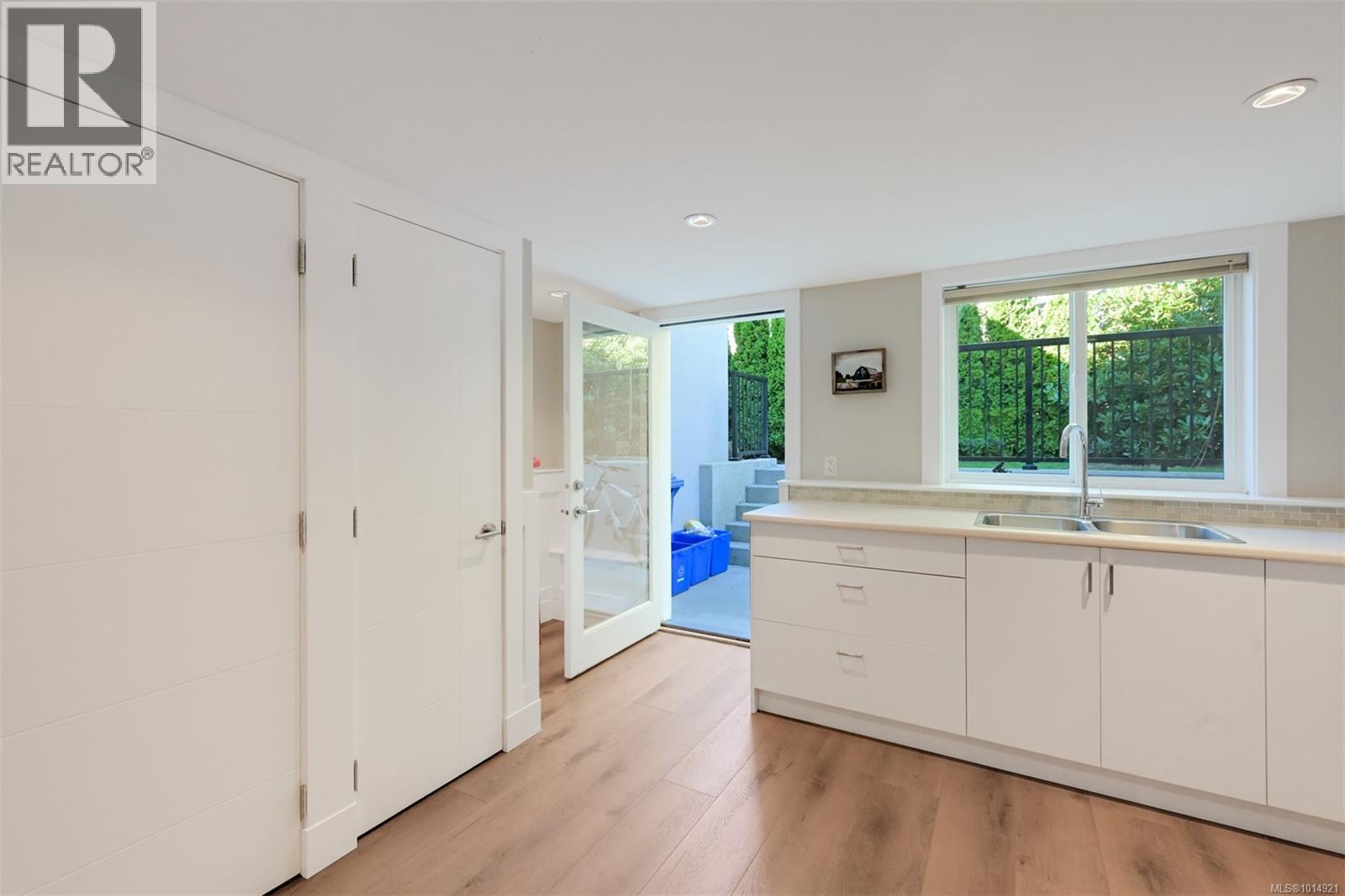 2240 Woodhouse Rd, Oak Bay