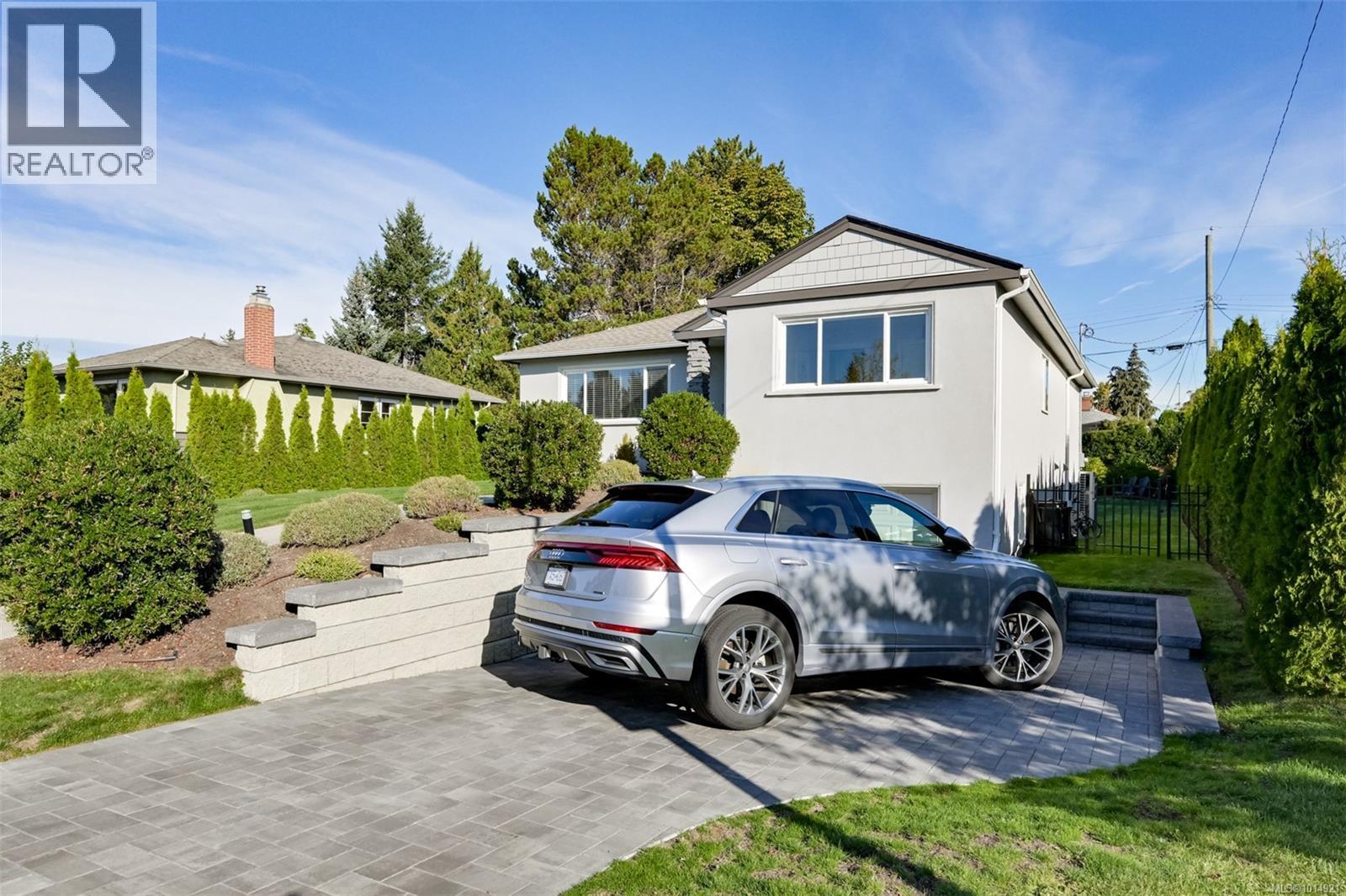 2240 Woodhouse Rd, Oak Bay
