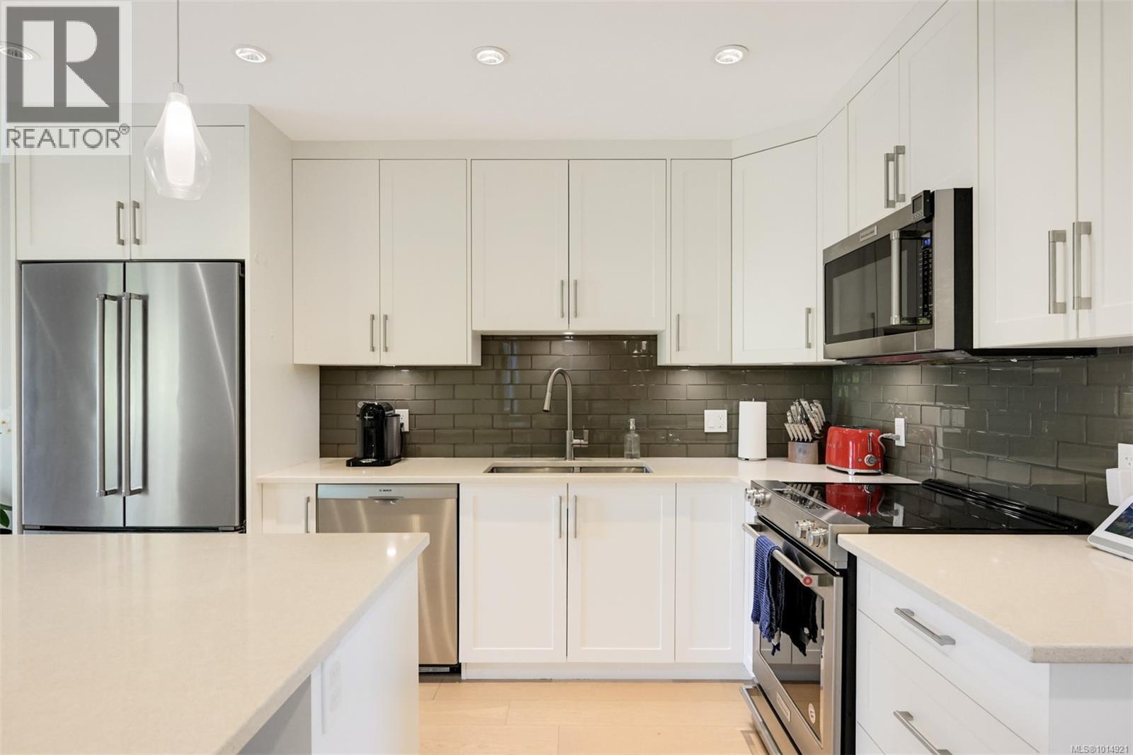 2240 Woodhouse Rd, Oak Bay