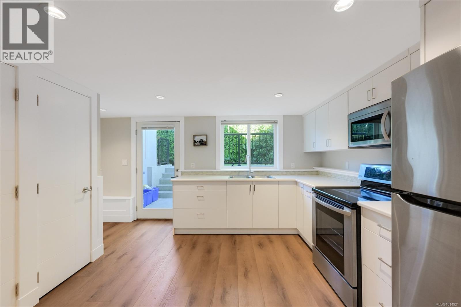 2240 Woodhouse Rd, Oak Bay