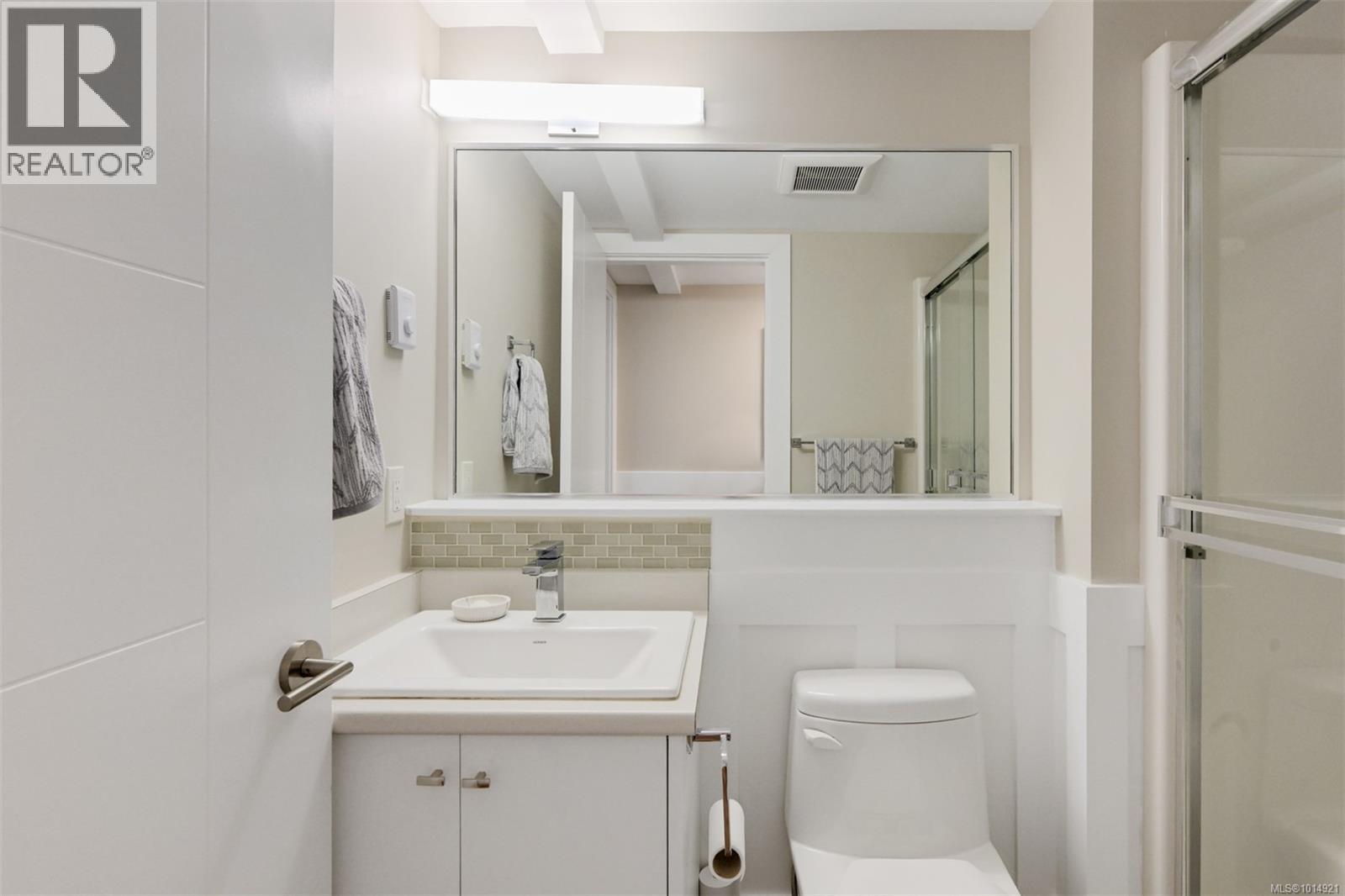 2240 Woodhouse Rd, Oak Bay