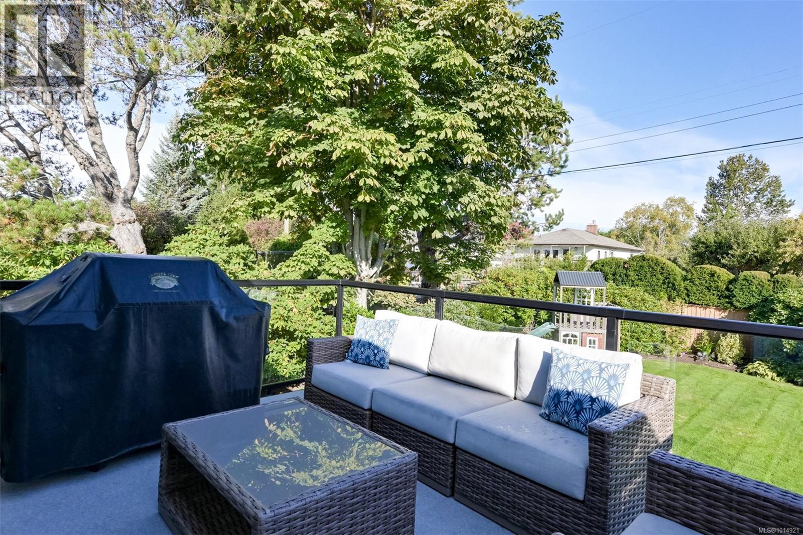 2240 Woodhouse Rd, Oak Bay