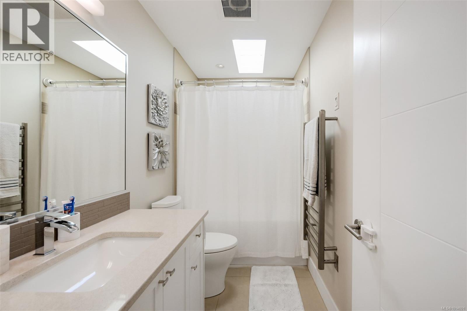 2240 Woodhouse Rd, Oak Bay