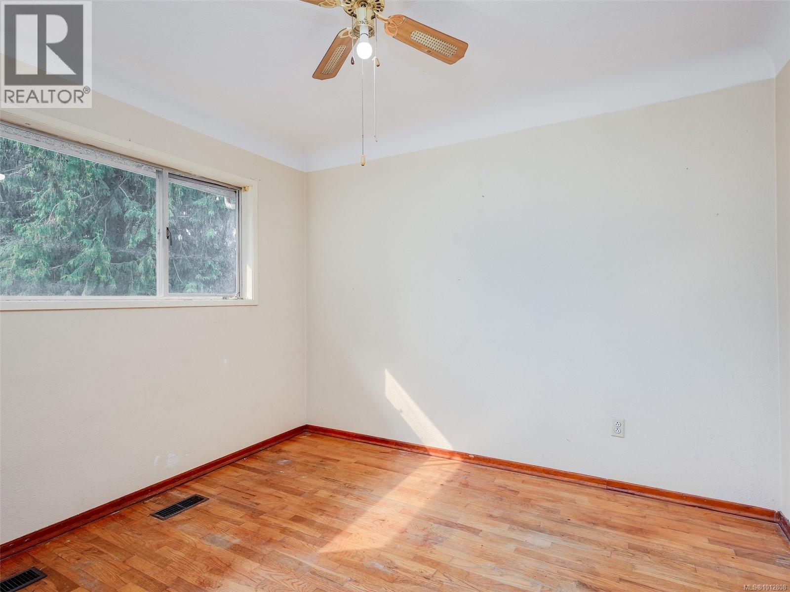 723 Genevieve Rd, Saanich