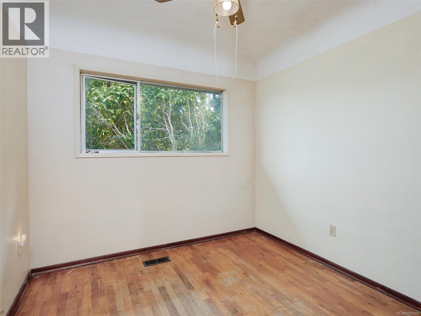 723 Genevieve Rd, Saanich