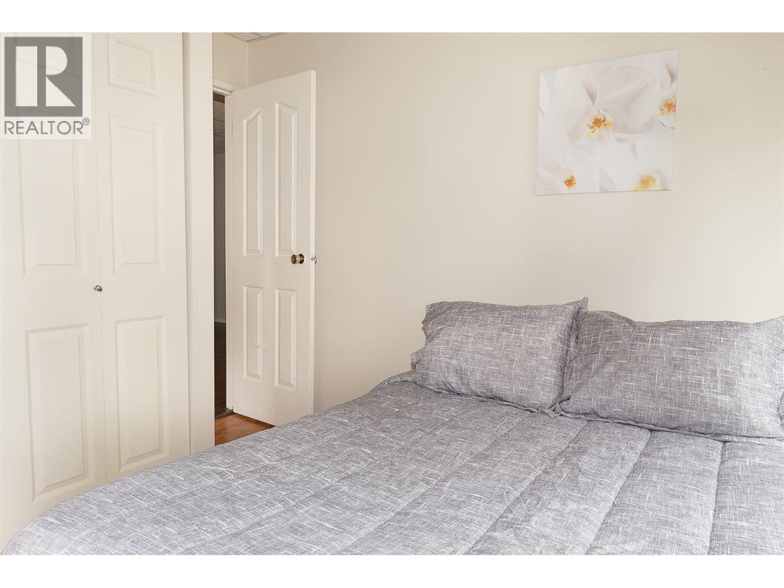  792 Dehart Avenue, Kelowna