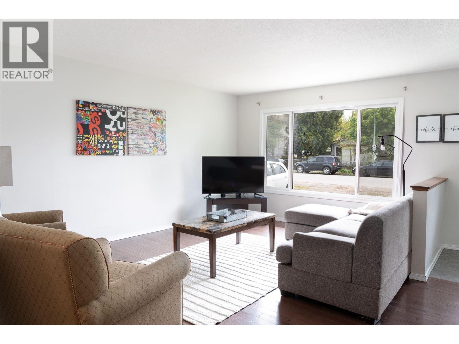  792 Dehart Avenue, Kelowna