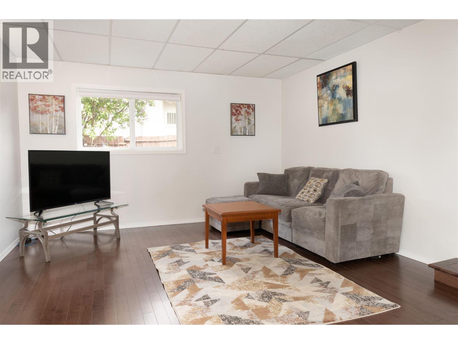  792 Dehart Avenue, Kelowna