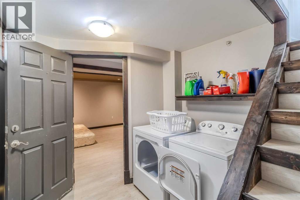 Single Family House Bungalow for Sale in  A Avenue Mountview Red Deer 