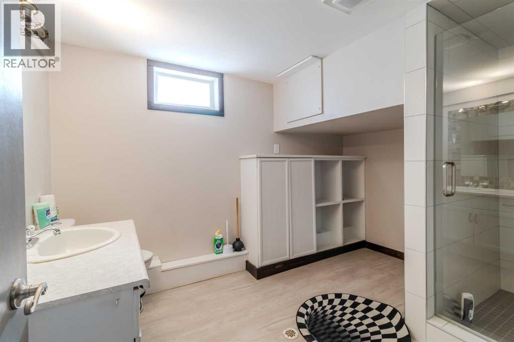 Single Family House Bungalow for Sale in  A Avenue Mountview Red Deer 