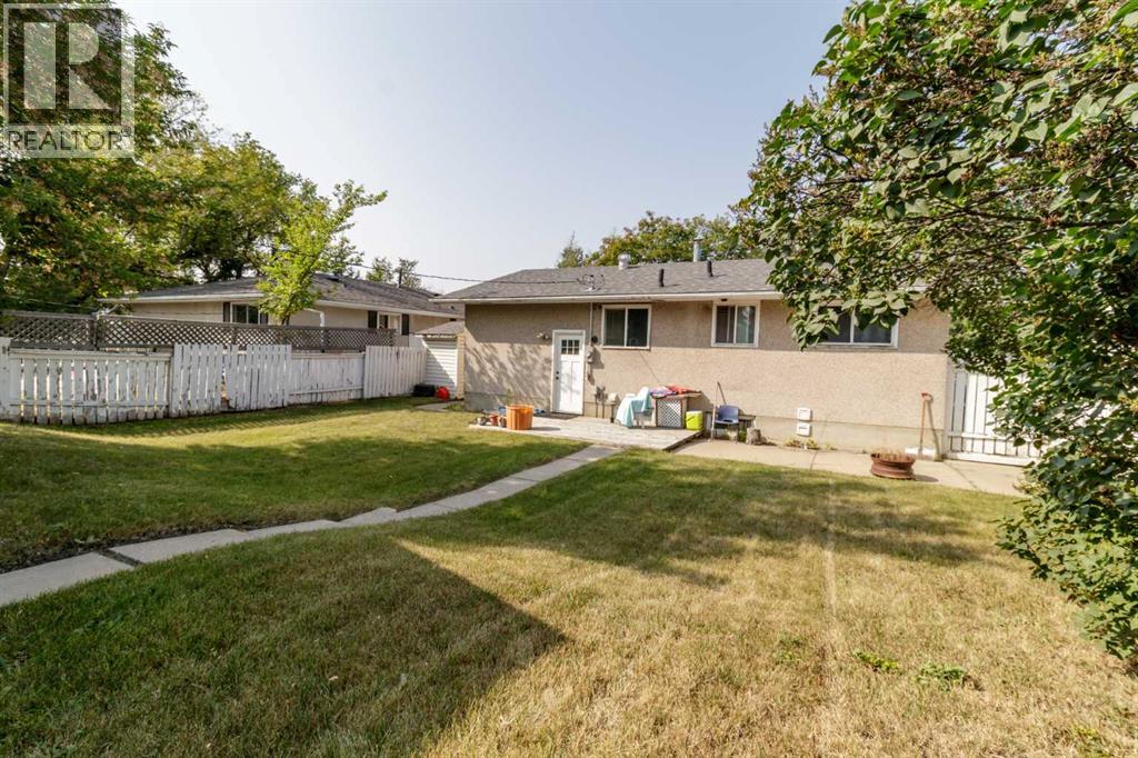 Single Family House Bungalow for Sale in  A Avenue Mountview Red Deer 