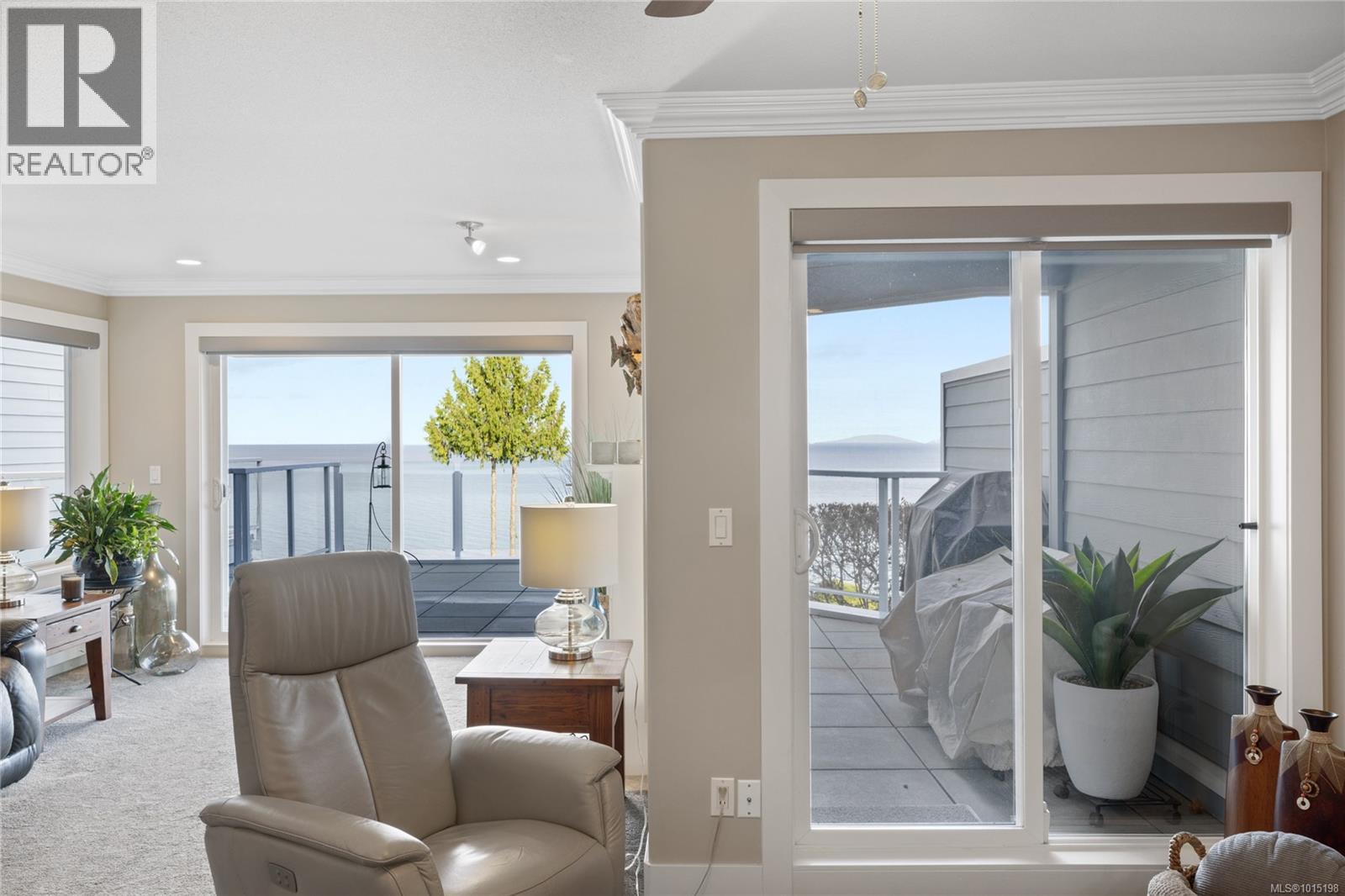 204 431 Crescent Rd W, Qualicum Beach