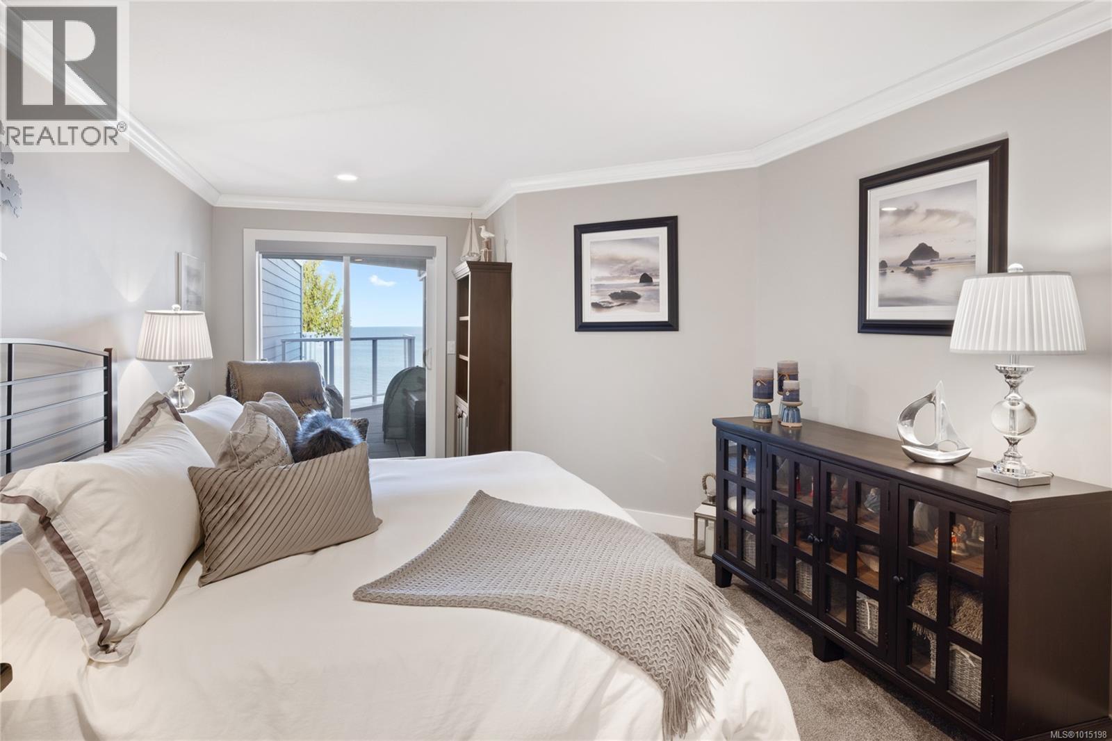 204 431 Crescent Rd W, Qualicum Beach