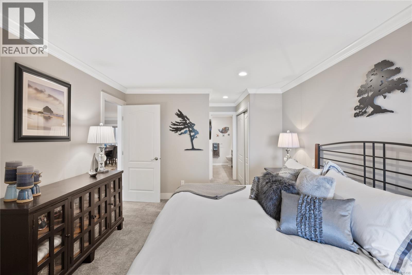 204 431 Crescent Rd W, Qualicum Beach