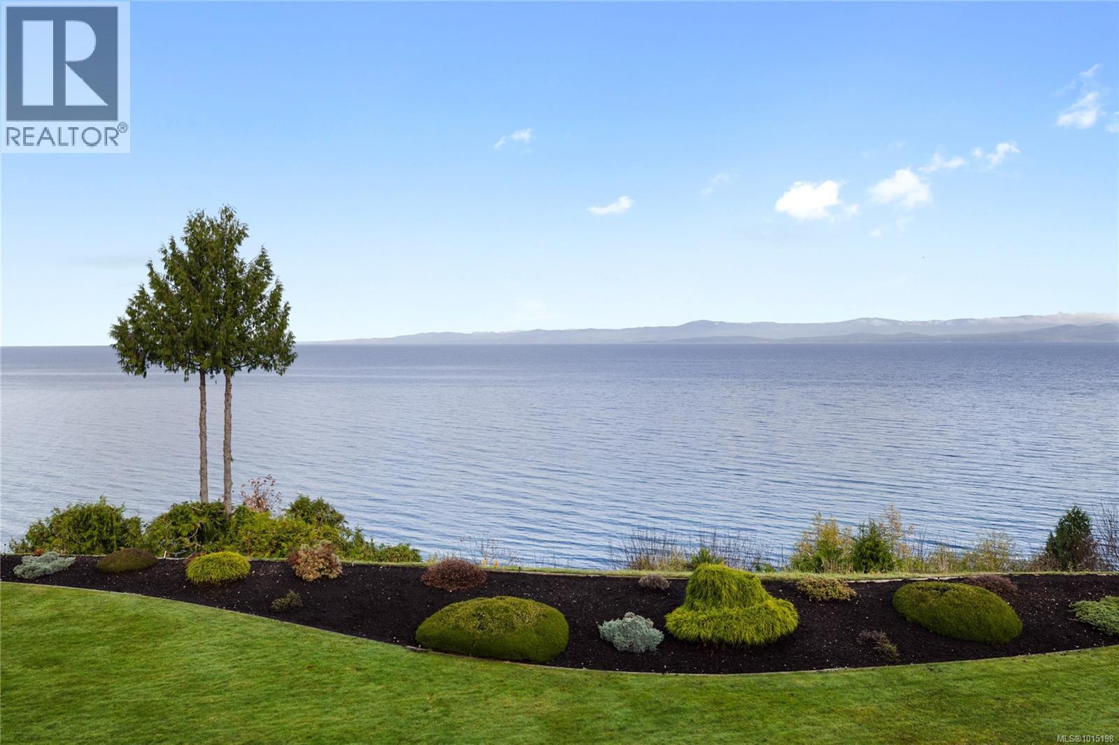 204 431 Crescent Rd W, Qualicum Beach