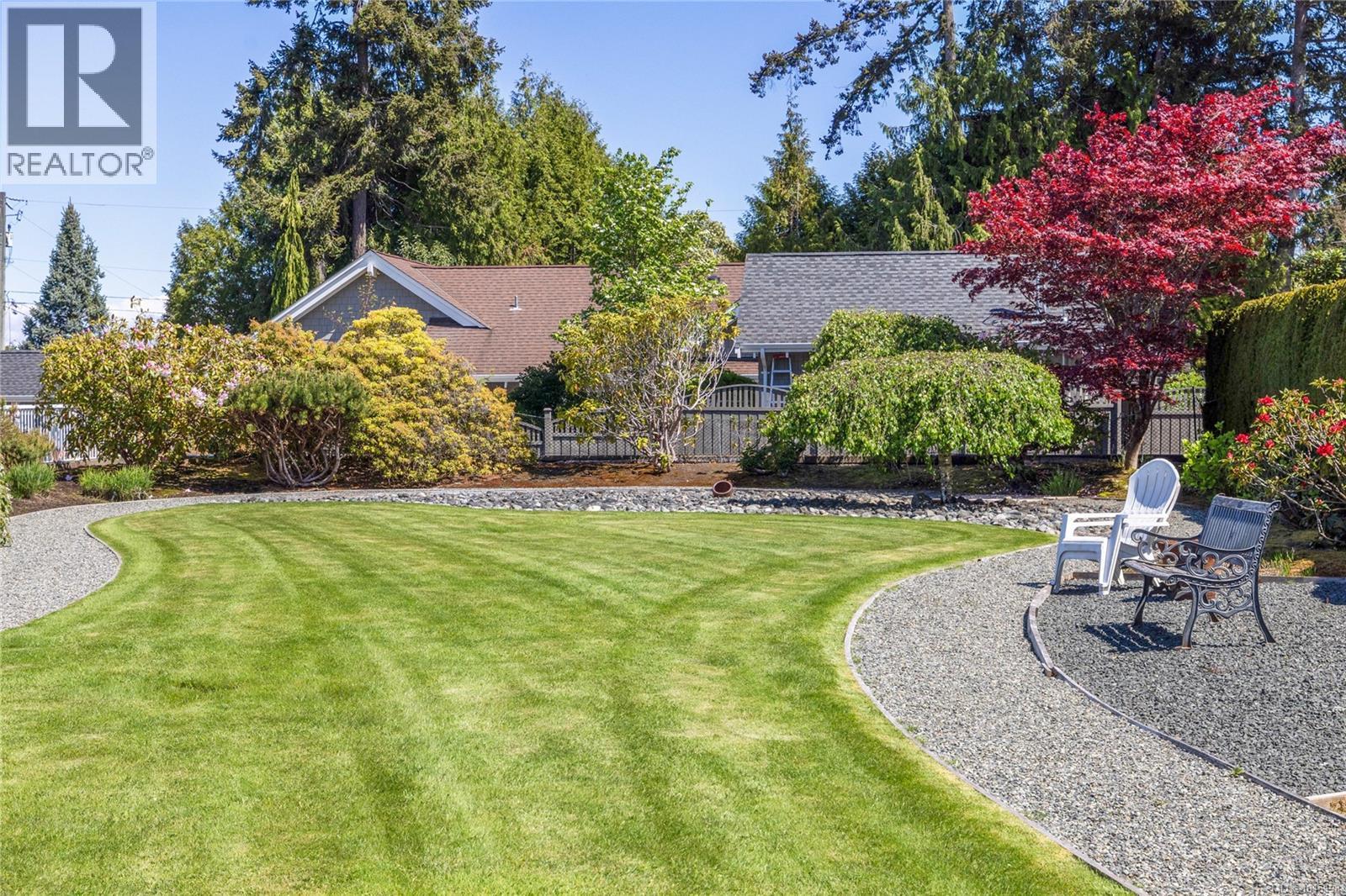 204 431 Crescent Rd W, Qualicum Beach