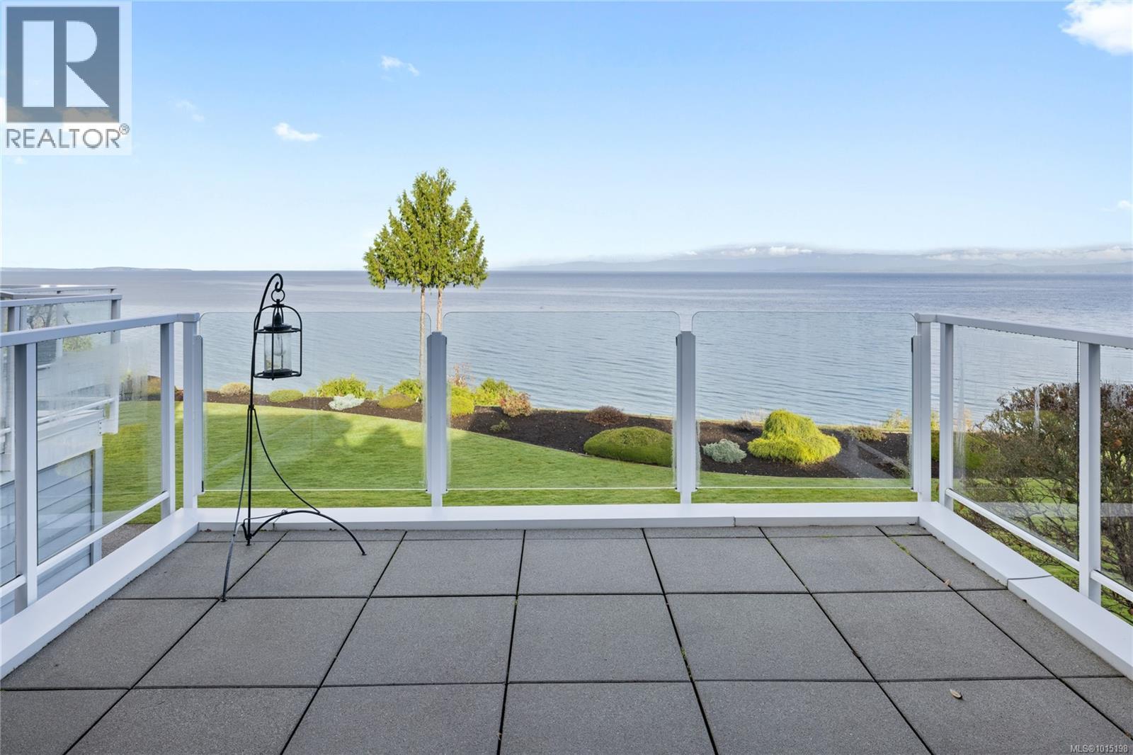 204 431 Crescent Rd W, Qualicum Beach