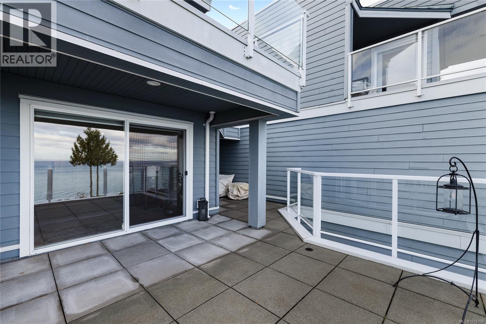 204 431 Crescent Rd W, Qualicum Beach