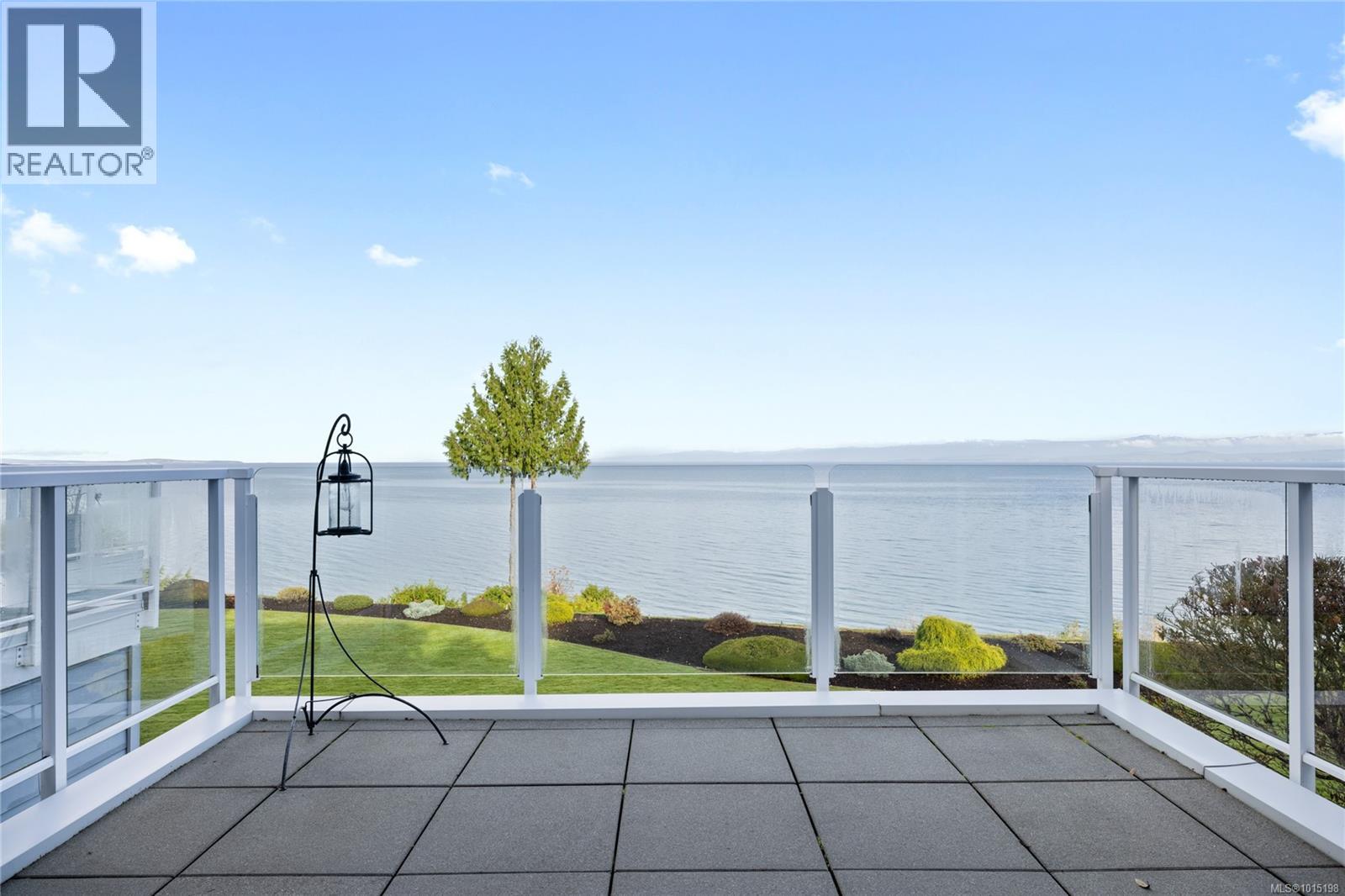 204 431 Crescent Rd W, Qualicum Beach