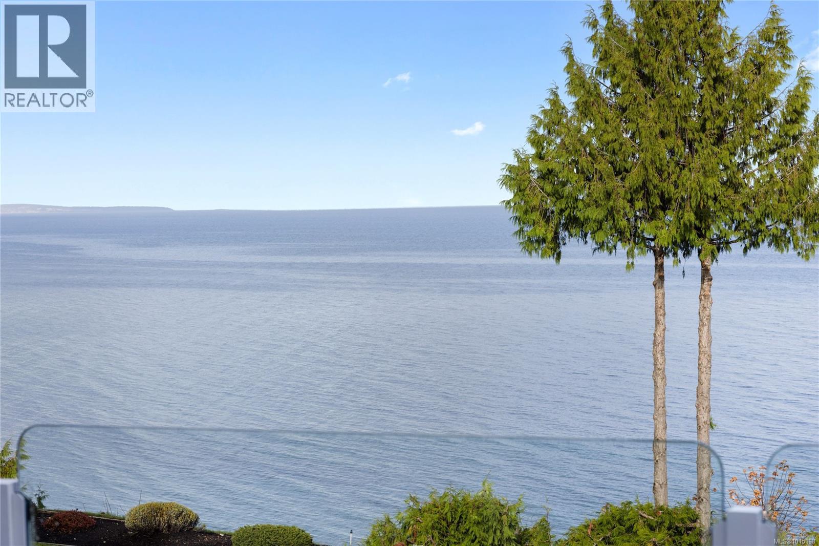 204 431 Crescent Rd W, Qualicum Beach