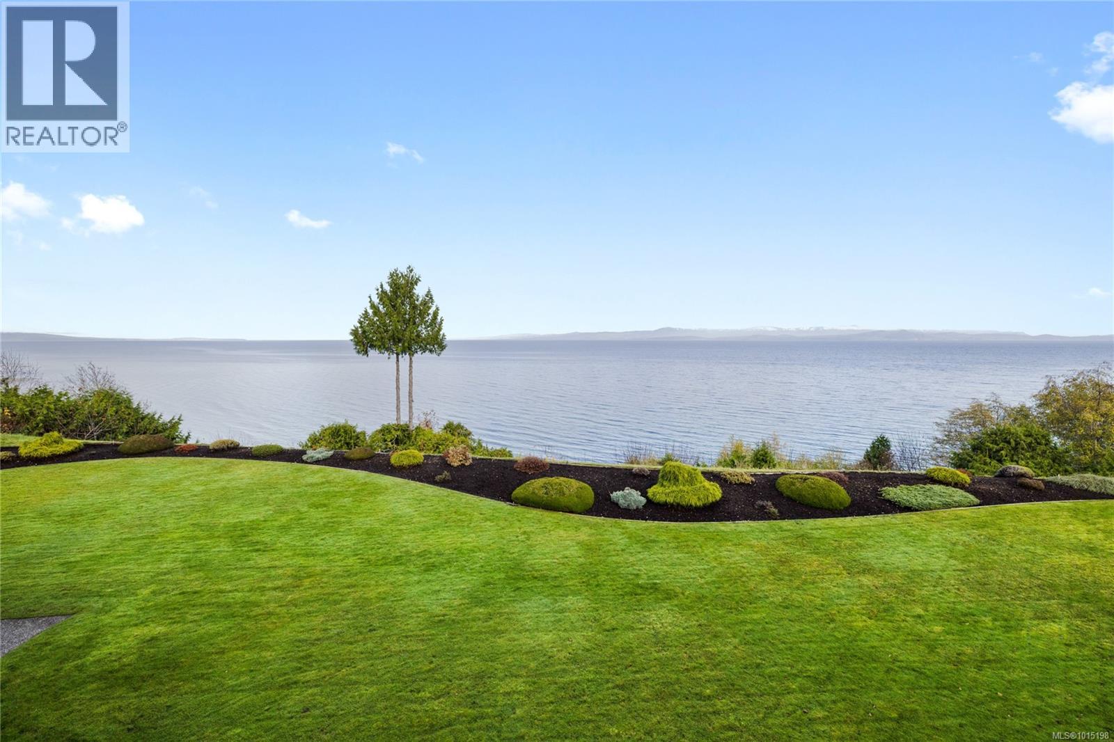 204 431 Crescent Rd W, Qualicum Beach