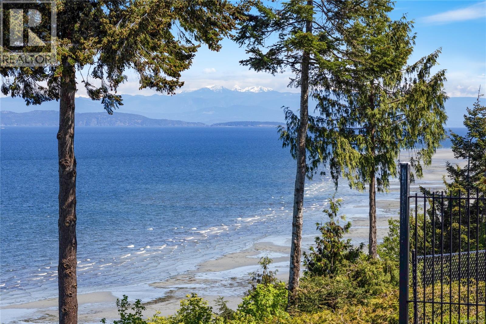 204 431 Crescent Rd W, Qualicum Beach
