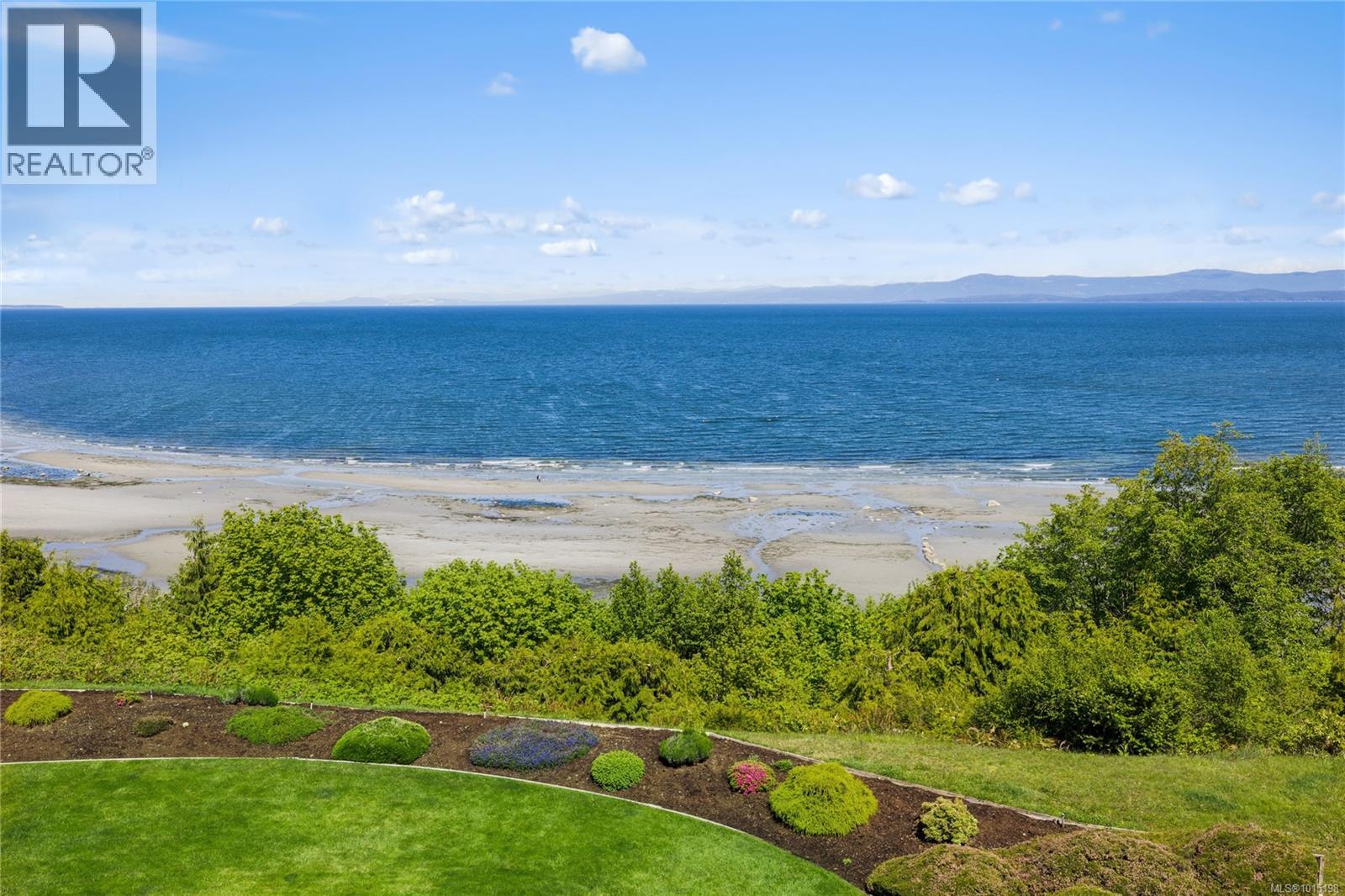 204 431 Crescent Rd W, Qualicum Beach