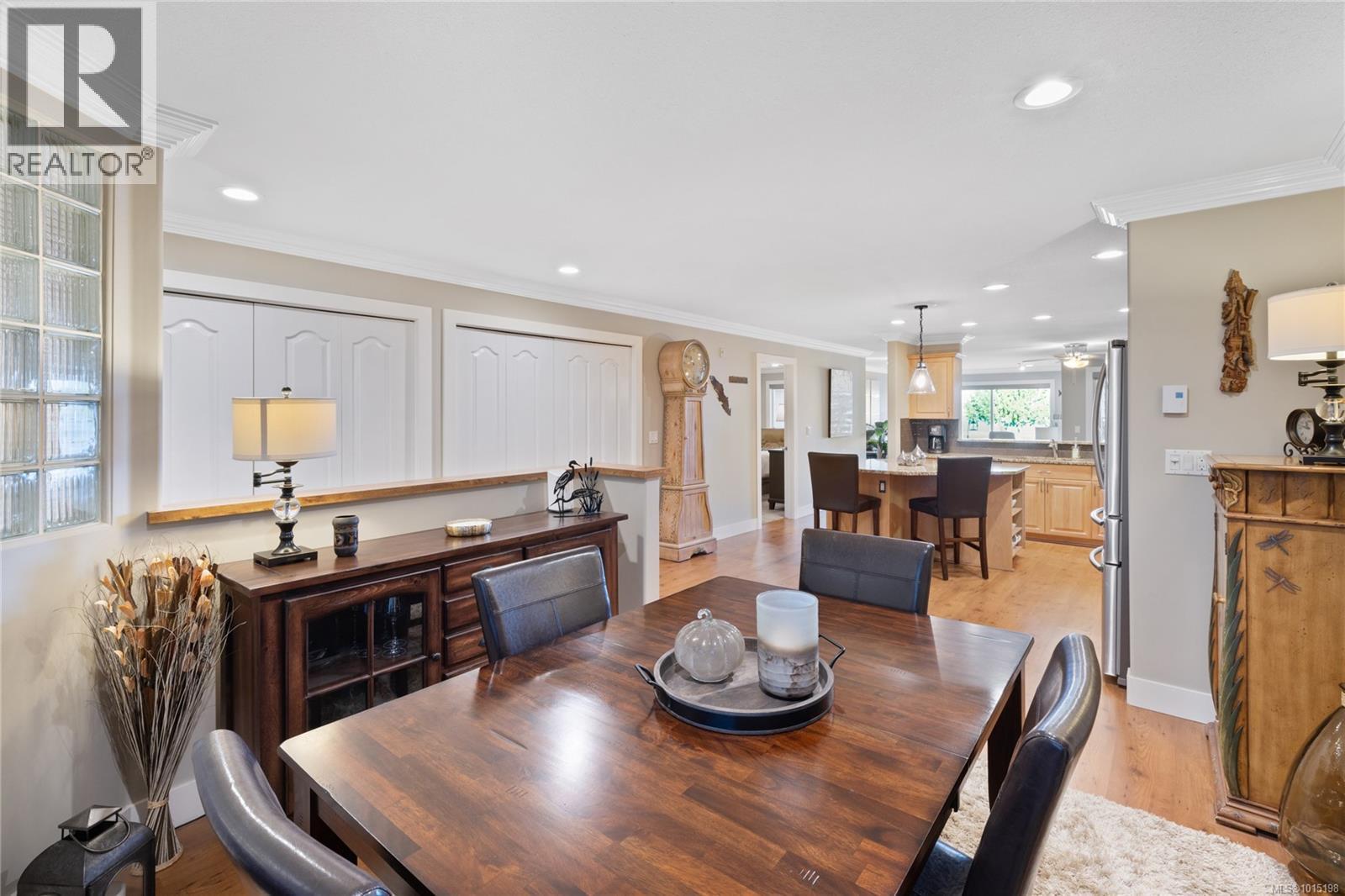 204 431 Crescent Rd W, Qualicum Beach
