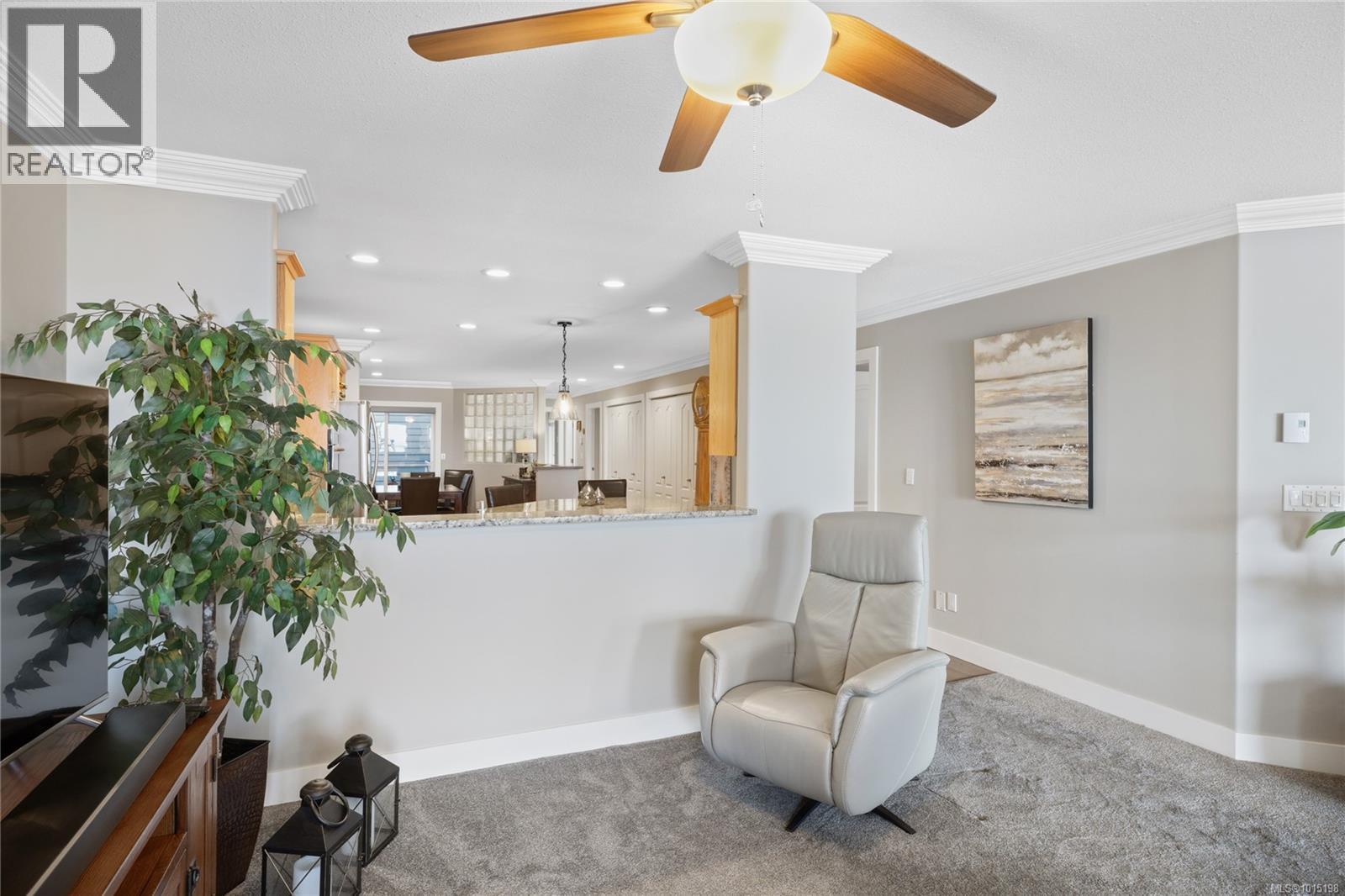204 431 Crescent Rd W, Qualicum Beach