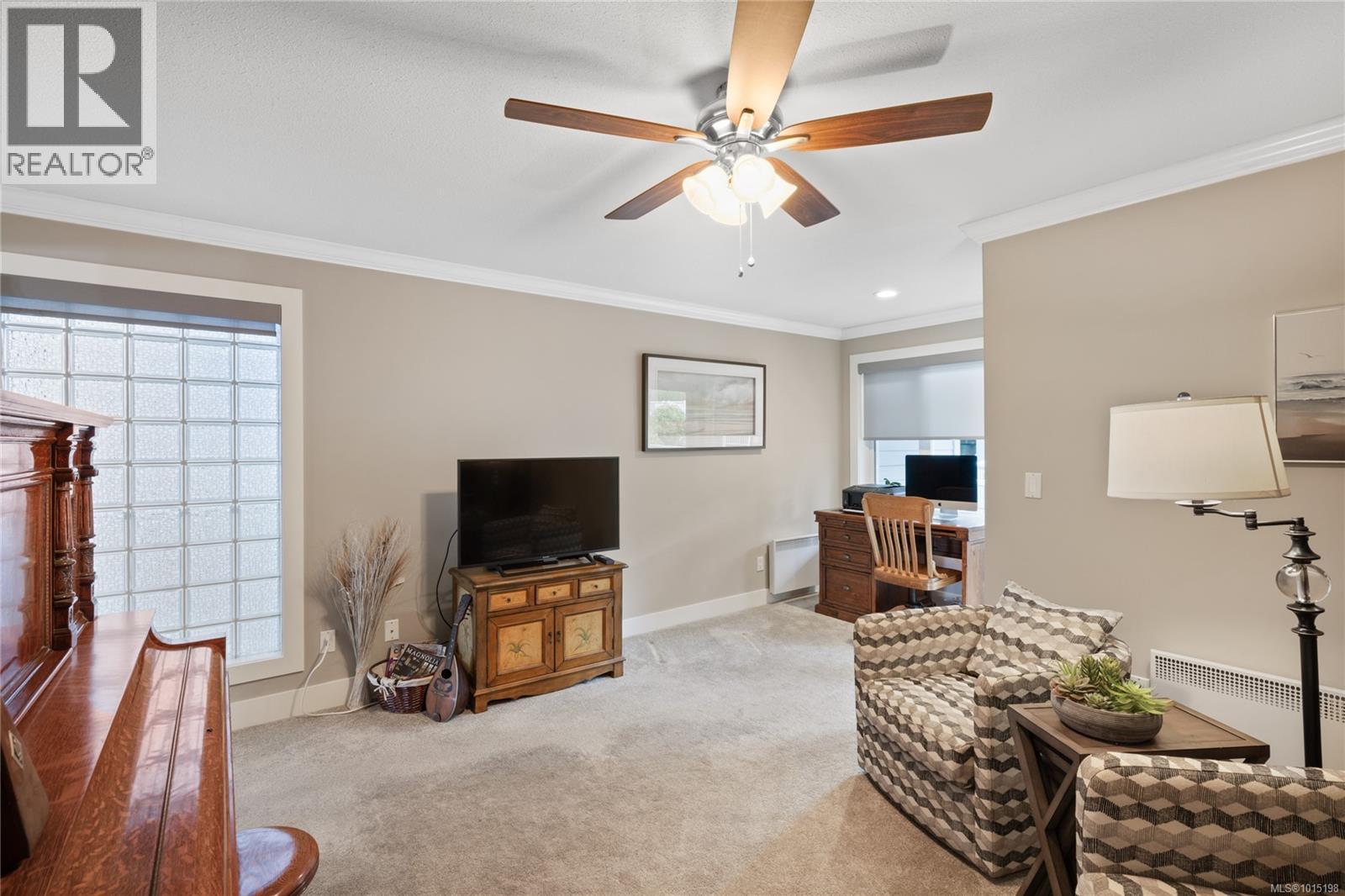 204 431 Crescent Rd W, Qualicum Beach
