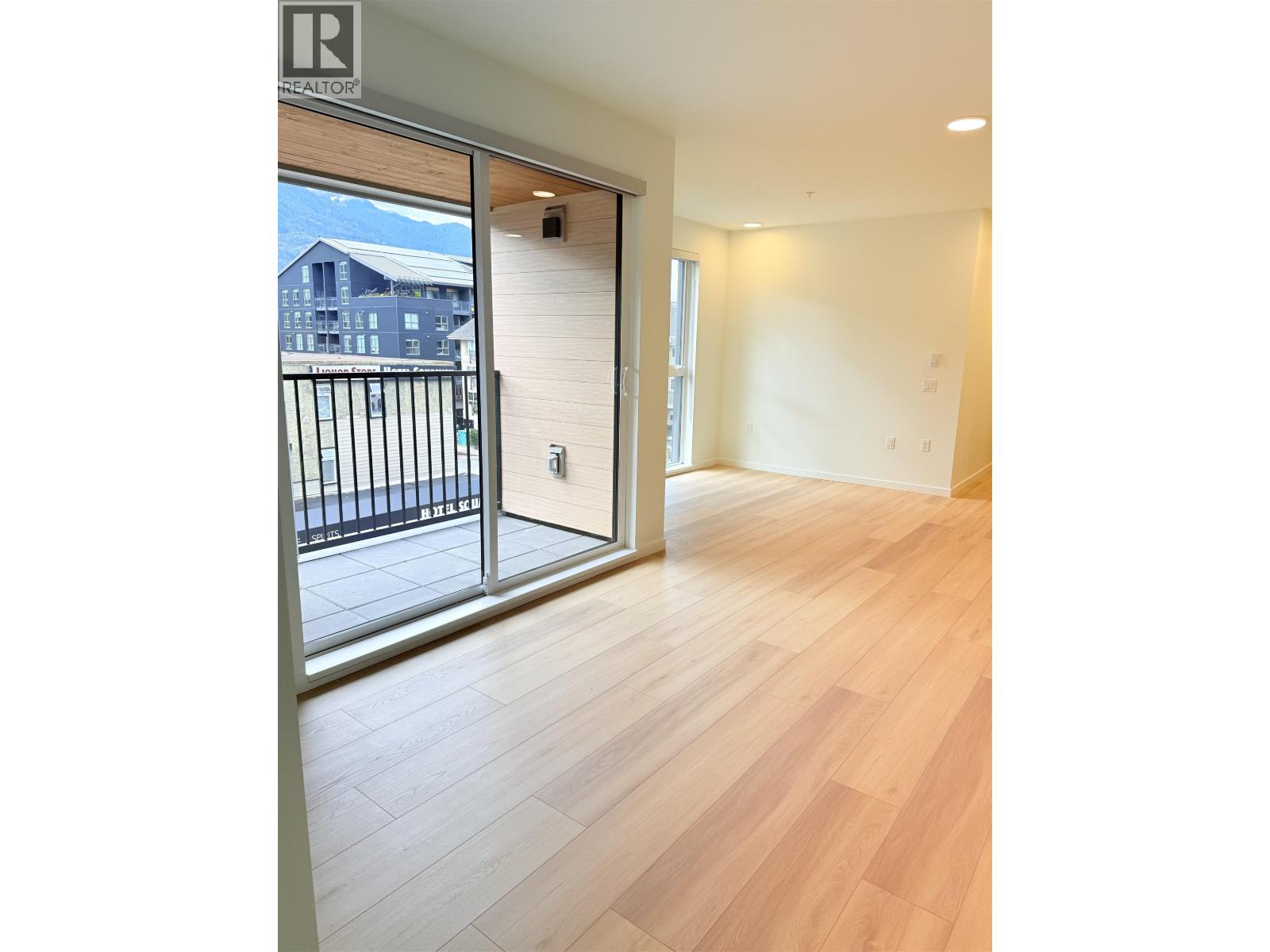 400 37994 SECOND AVENUE, Squamish