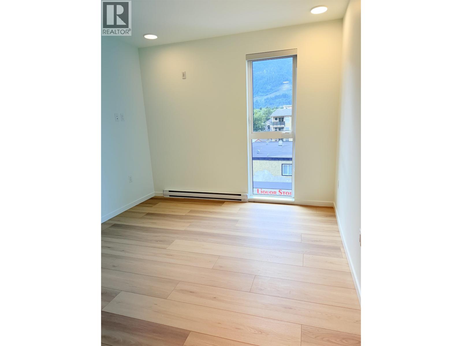 400 37994 SECOND AVENUE, Squamish
