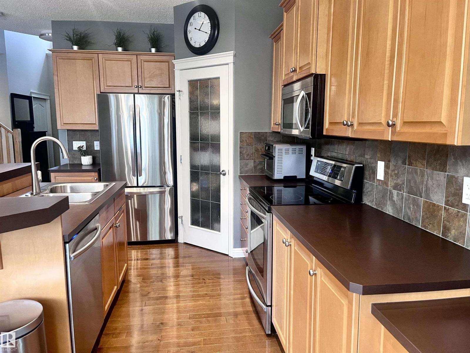 313 SOUTHWICK BV, Leduc