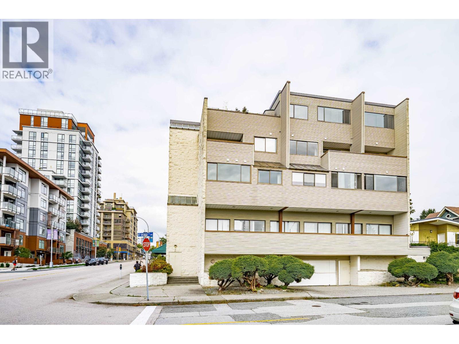 302 225 SIXTH STREET, New Westminster